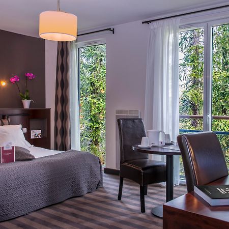 Domaine De Cice-Blossac, Resort Spa & Golf Bruz Dış mekan fotoğraf