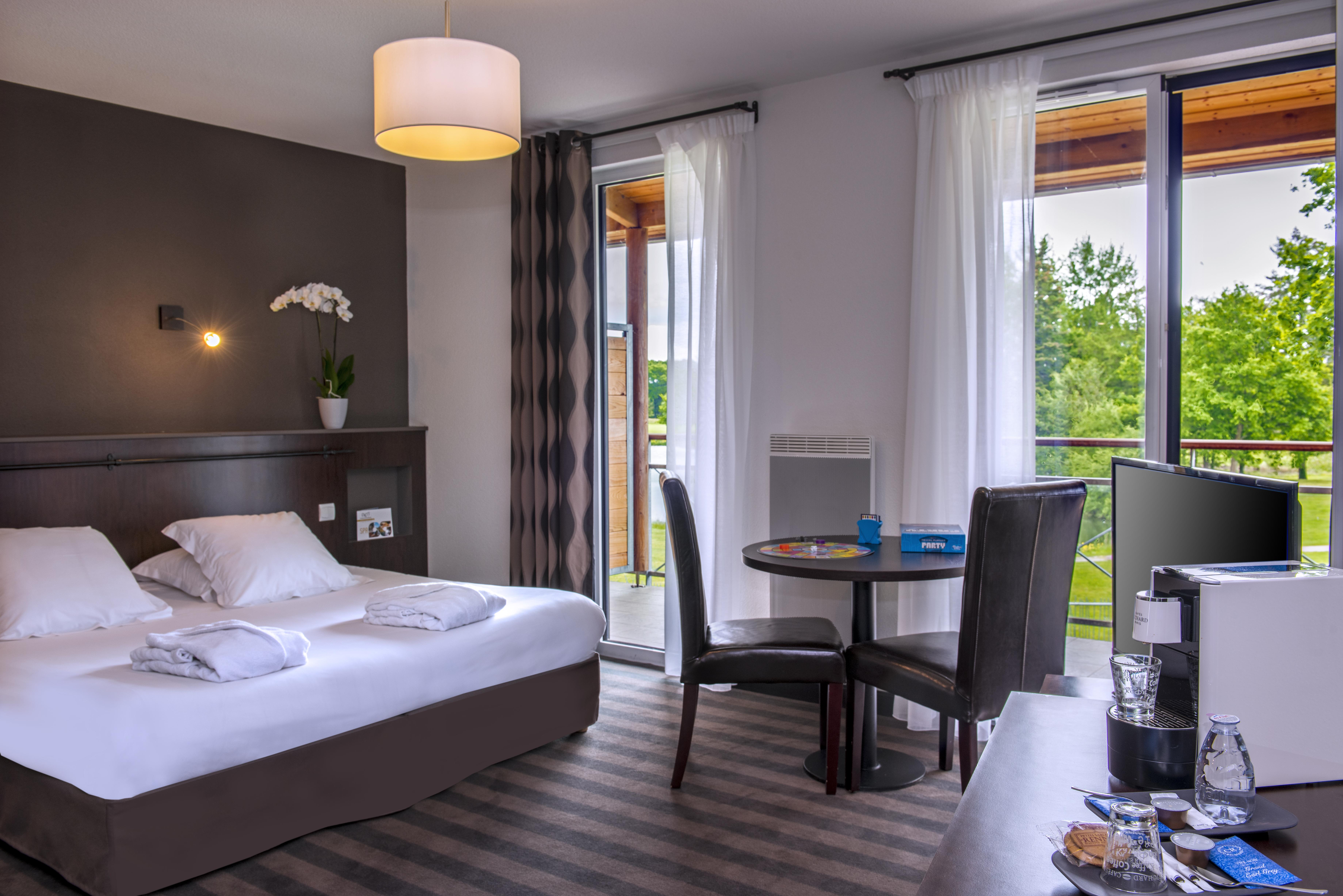 Domaine De Cice-Blossac, Resort Spa & Golf Bruz Dış mekan fotoğraf