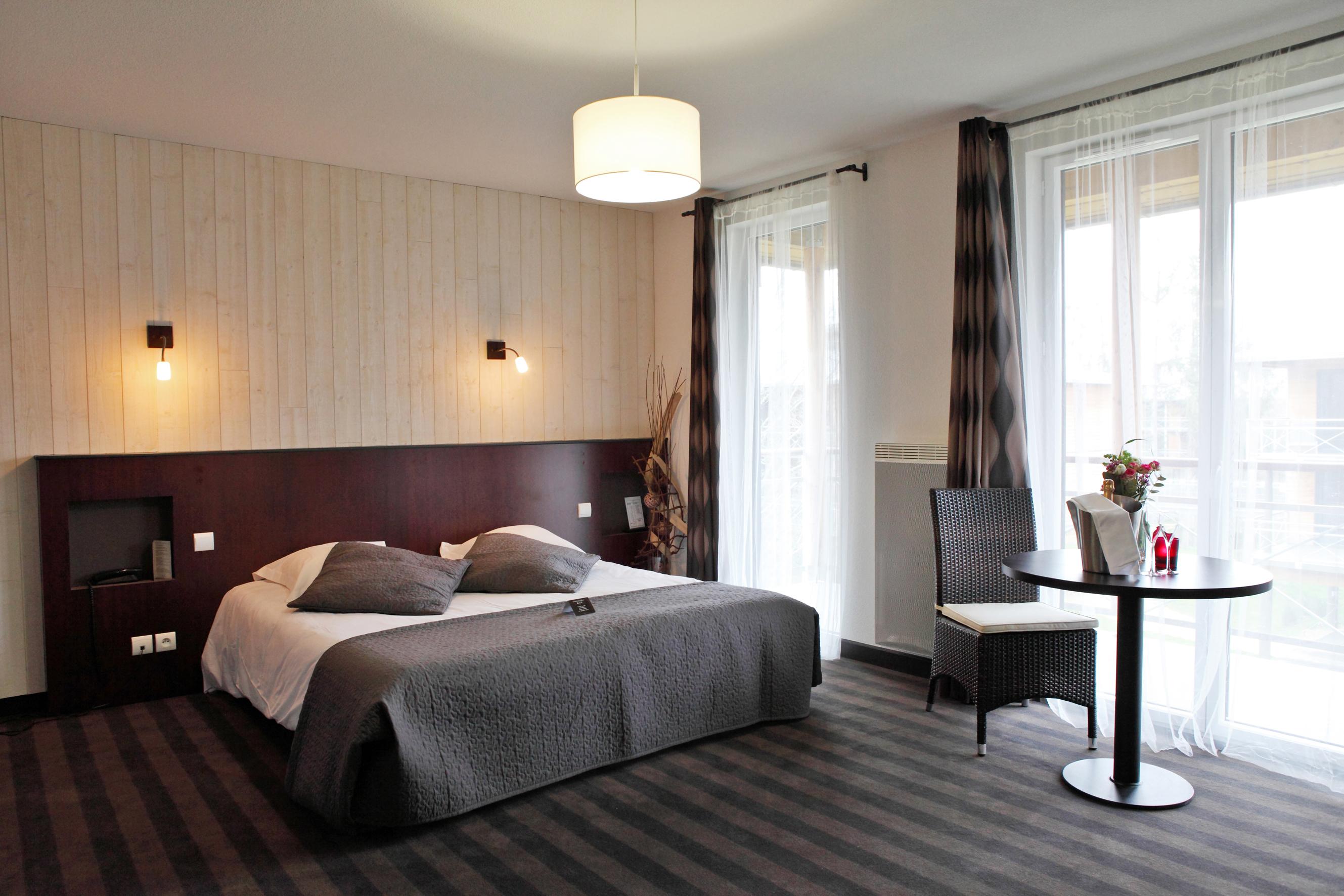 Domaine De Cice-Blossac, Resort Spa & Golf Bruz Dış mekan fotoğraf
